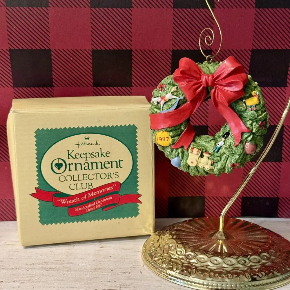1987 Hallmark Wreaths of Memories Christmas Collectors Club Keepsake Ornament